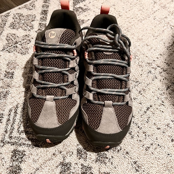 Merrell Women’s Alverstone Hiking Shoe Size 8 - Picture 2 of 5